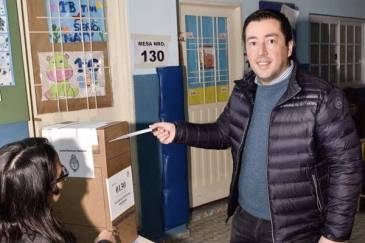 Nardini emitió su voto en Grand Bourg