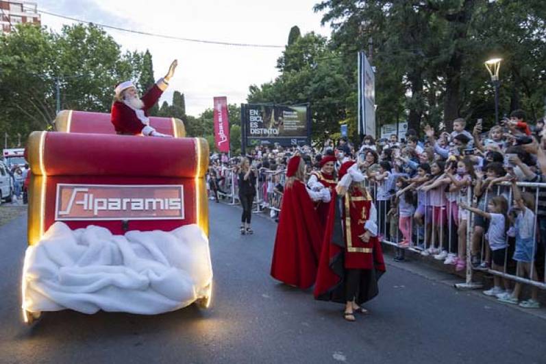 Más de 30 mil personas disfrutaron de la Caravana de Navidad