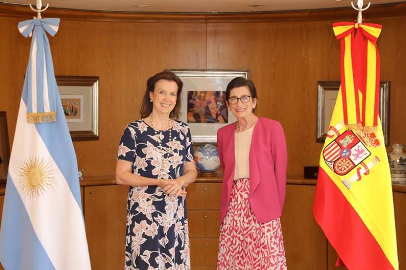 Mondino se reunió con la embajadora del Reino de España