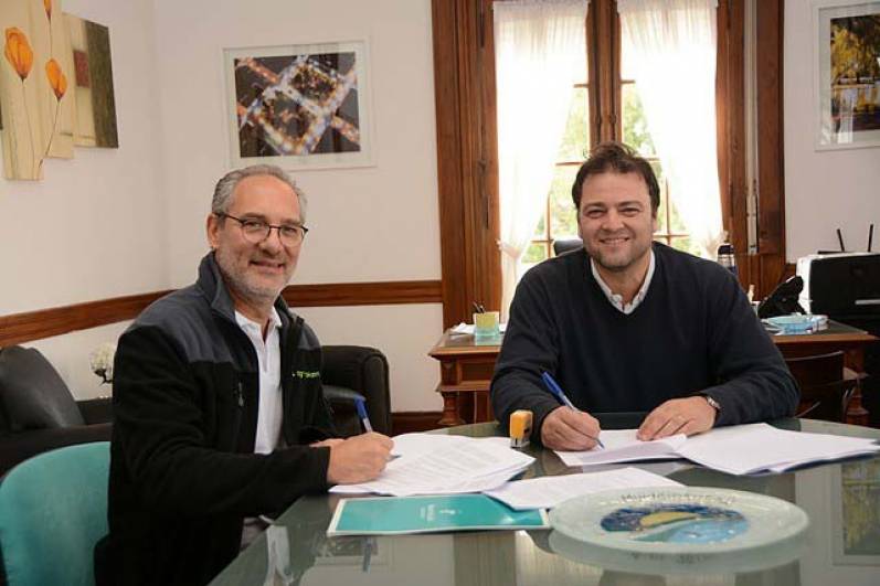 El municipio de Nueve de Julio firmó un convenio para abonar la tasa vial con Agrotoken