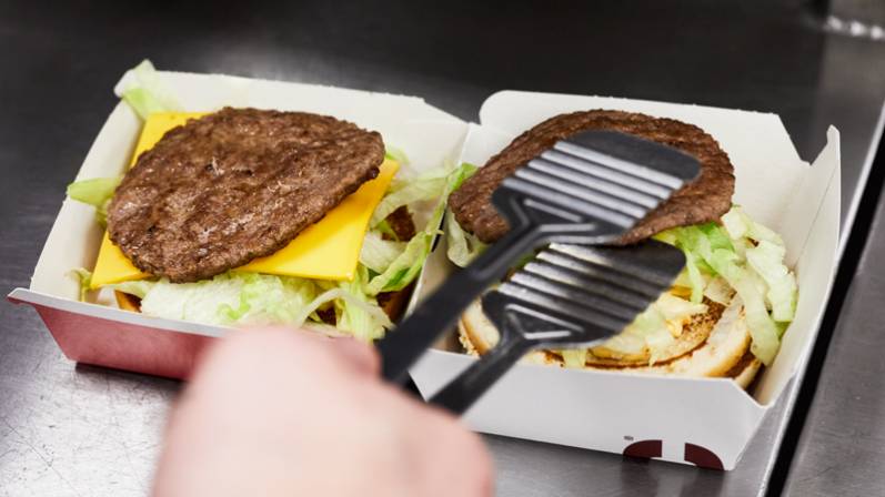 Vuelve ‘Puertas Abiertas’, la iniciativa que permite a los consumidores conocer por dentro las cocinas de McDonald’s en Argentina