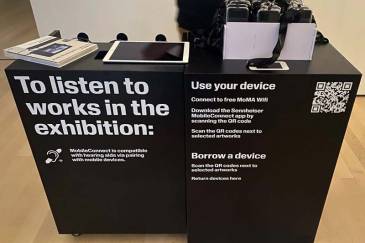 Cómo funciona el novedoso sistema del Museo de Arte Moderno de Nueva York para ofrecer “una experiencia auditiva incluyente”