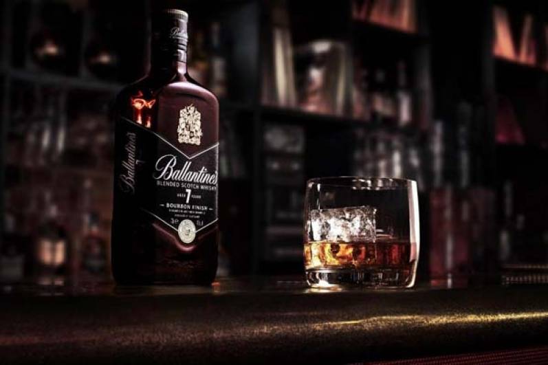 Nuevo Ballantine´s 7 años, el icónico whisky escocés, reposado en barricas de bourbon