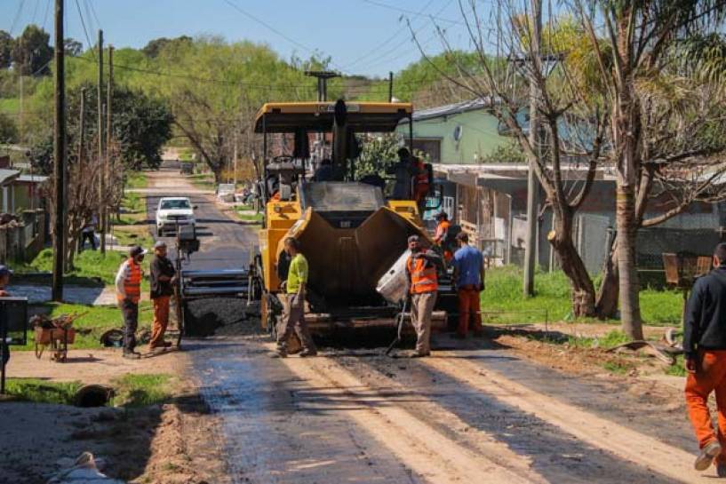 Comenzaron nuevas obras de asfalto en Otamendi