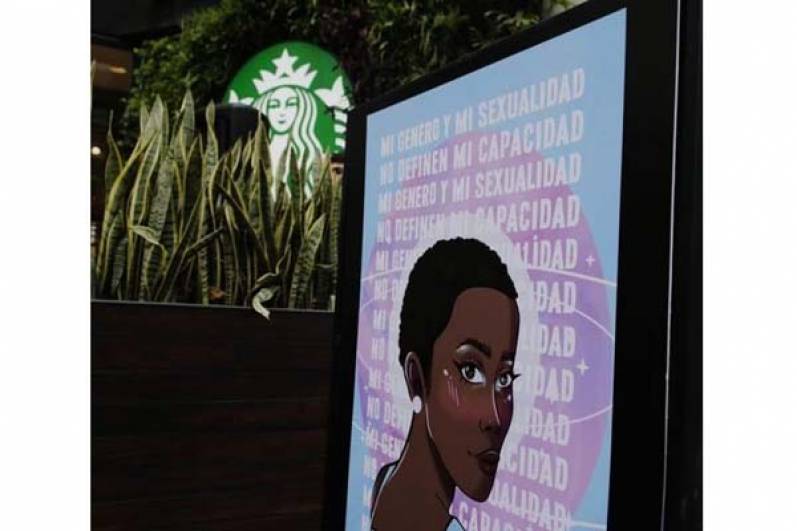 Starbucks inauguró la primera exposición de piezas gráficas orientadas a visibilizar temáticas LGBTI