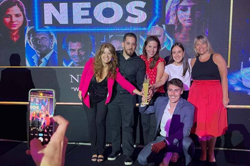 NEORIS recibió 3 Premios EIKON de Oro por su campaña realizada 100% con IA