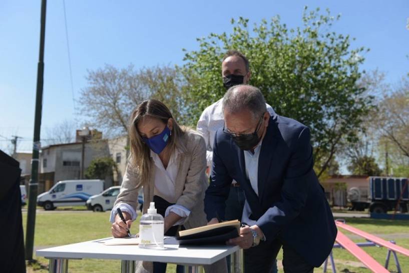 Galmarini y Descalzo inauguraron nuevas obras de agua potable en Ituzaingó