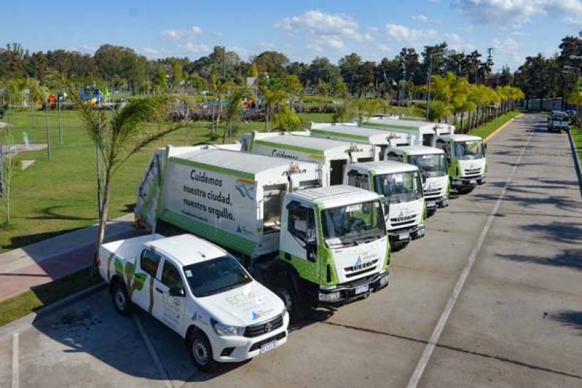 Juan Andreotti presentó camiones compactadores para el cuidado del espacio público y el medio ambiente