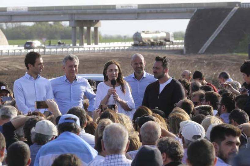 Vidal acompañó a Macri en la inauguración de tres tramos de la autopista de la Ruta 7 en Junín