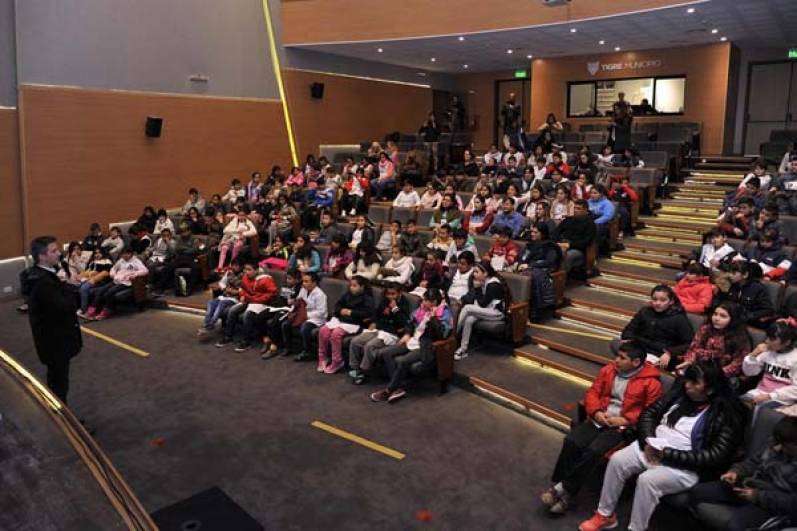 Comenzó &quot;Escuelas al teatro&quot;, un programa que acerca la cultura a alumnos de Tigre