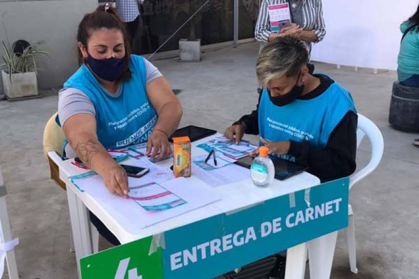 Julio Zamora acompañó una nueva jornada de vacunación para vecinos y vecinas en Benavídez