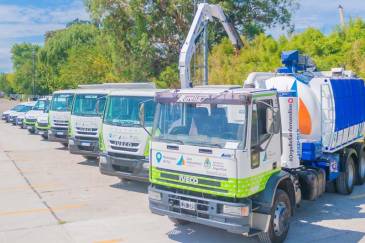 Presentaron nueve camiones y móviles nuevos para la flota municipal