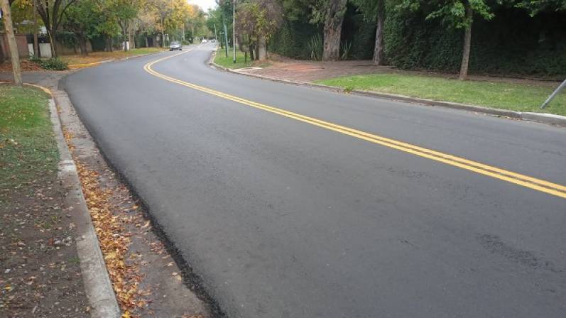 San Isidro: nuevo asfalto en Blanco Encalada